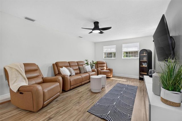 2710 16TH AVENUE N, St Petersburg, FL 33713
