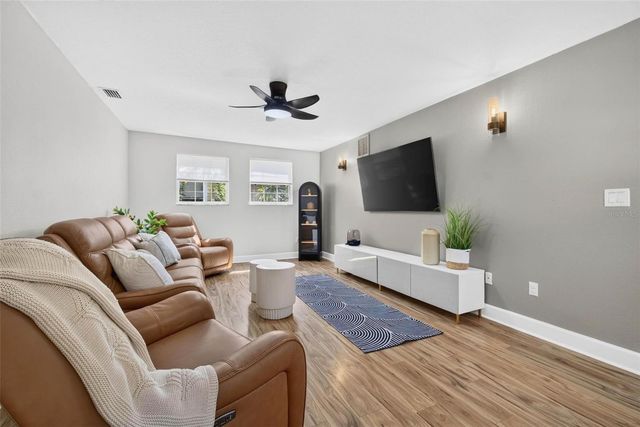 2710 16TH AVENUE N, St Petersburg, FL 33713