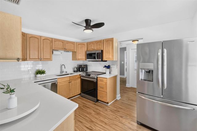 2710 16TH AVENUE N, St Petersburg, FL 33713