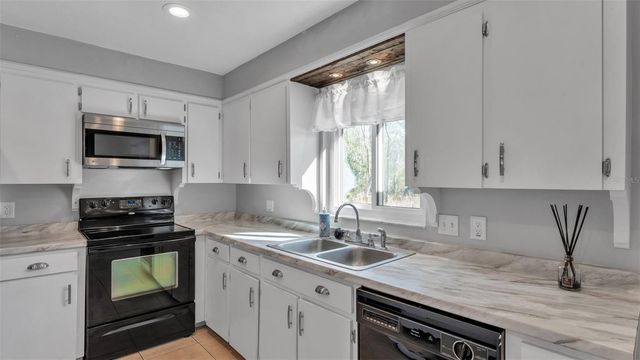 5254 PARKLAND COURT, Lakeland, FL 33811