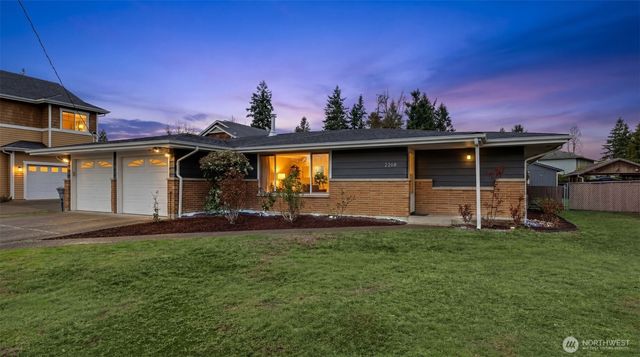 2200 NE 12th, Renton, WA 98056