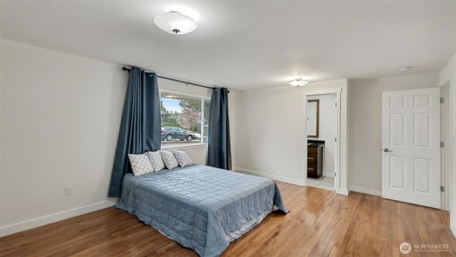 2200 NE 12th, Renton, WA 98056