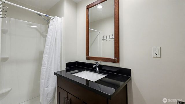 2200 NE 12th, Renton, WA 98056