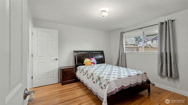 2200 NE 12th, Renton, WA 98056