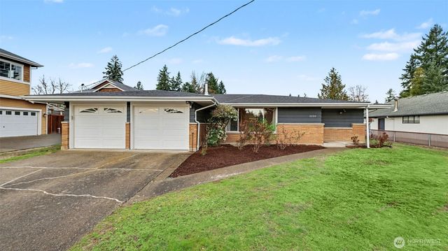 2200 NE 12th, Renton, WA 98056