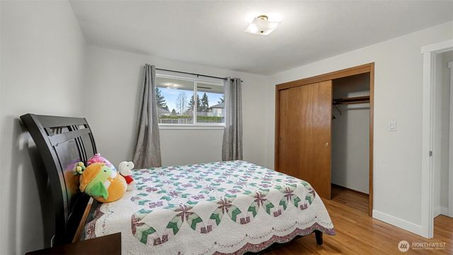 2200 NE 12th, Renton, WA 98056