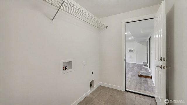 2200 NE 12th, Renton, WA 98056