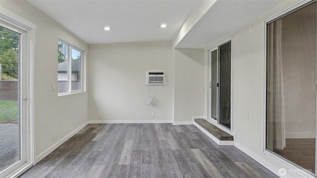 2200 NE 12th, Renton, WA 98056