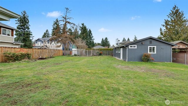 2200 NE 12th, Renton, WA 98056