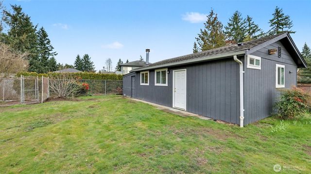 2200 NE 12th, Renton, WA 98056
