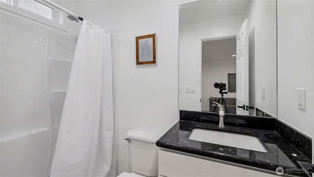 2200 NE 12th, Renton, WA 98056