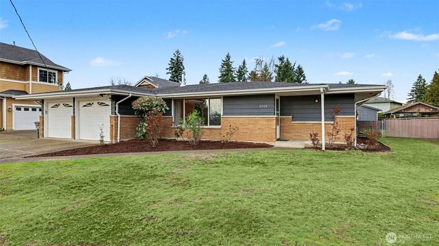 2200 NE 12th, Renton, WA 98056
