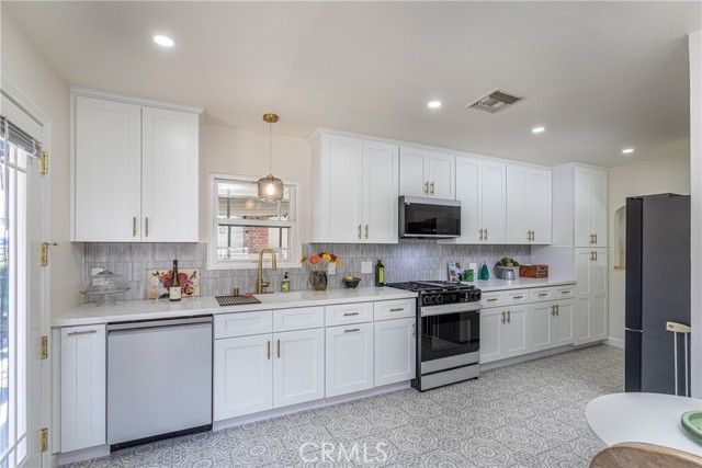 1902 N Pass Ave, Burbank, CA 91505