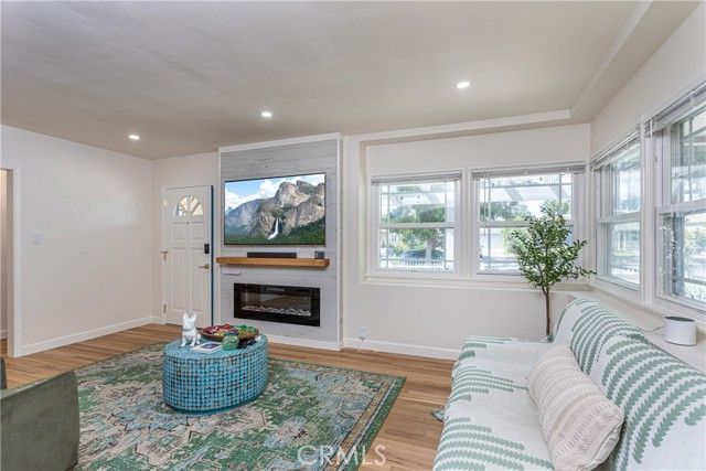 1902 N Pass Ave, Burbank, CA 91505