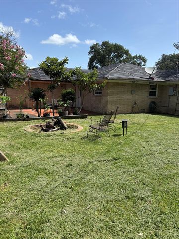 1825 Dolphin Drive, Seabrook, TX 77586