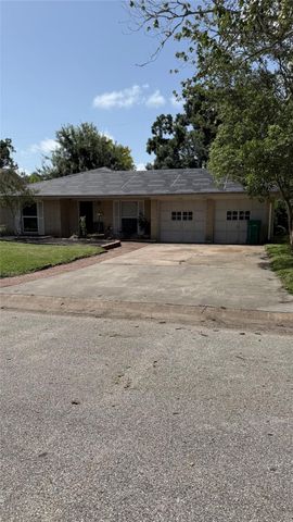 1825 Dolphin Drive, Seabrook, TX 77586
