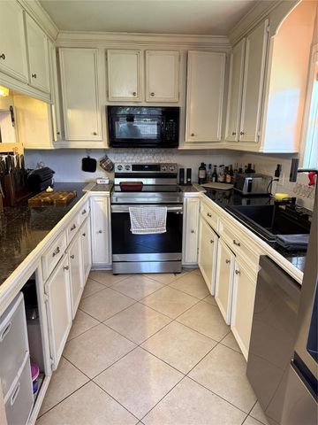 1825 Dolphin Drive, Seabrook, TX 77586