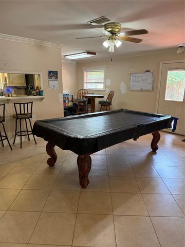 1825 Dolphin Drive, Seabrook, TX 77586