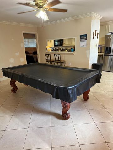 1825 Dolphin Drive, Seabrook, TX 77586