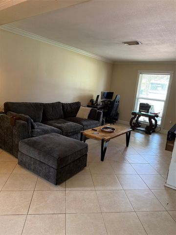 1825 Dolphin Drive, Seabrook, TX 77586