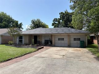 1825 Dolphin Drive, Seabrook, TX 77586