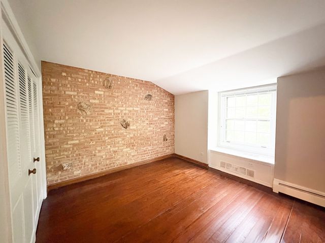 114 Hillside Avenue, Barrington, IL 60010