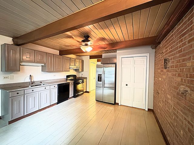 114 Hillside Avenue, Barrington, IL 60010