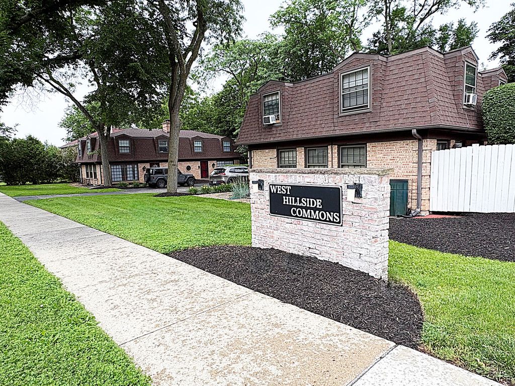 114 Hillside Avenue, Barrington, IL 60010