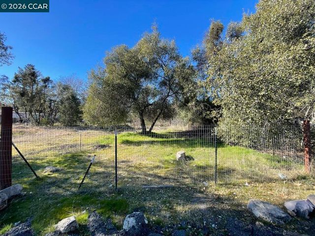 3627 Mint St, Clearlake, CA 95422