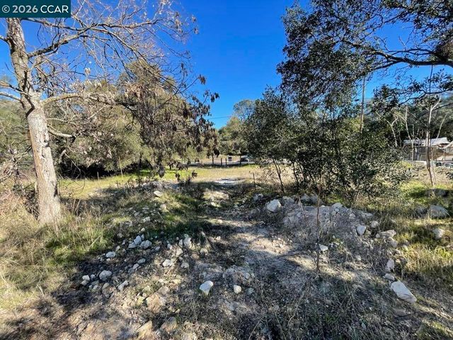 3627 Mint St, Clearlake, CA 95422