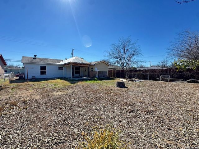 371 Charben, San Antonio, TX 78237