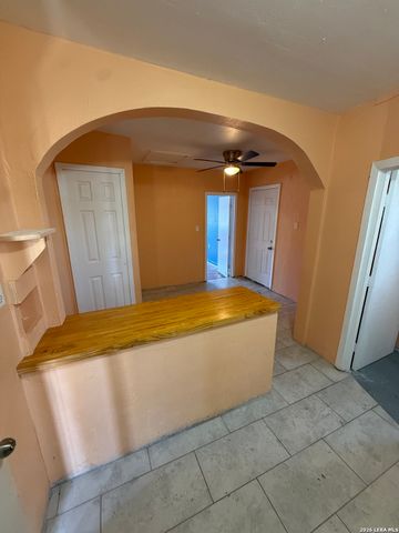 371 Charben, San Antonio, TX 78237