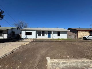 371 Charben, San Antonio, TX 78237