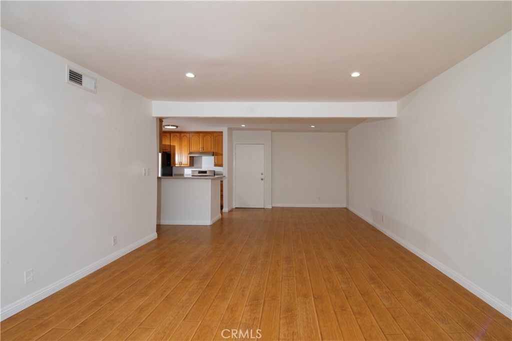 18620 Hatteras St 249, Tarzana, CA 91356 — photo 3