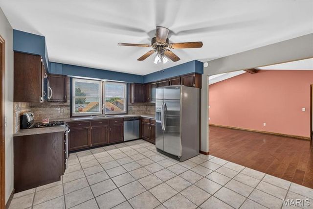 1160 Spencer Hill Drive, St Peters, MO 63376