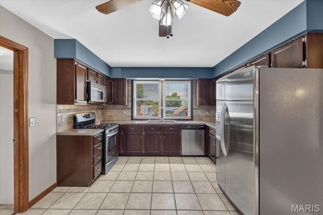 1160 Spencer Hill Drive, St Peters, MO 63376