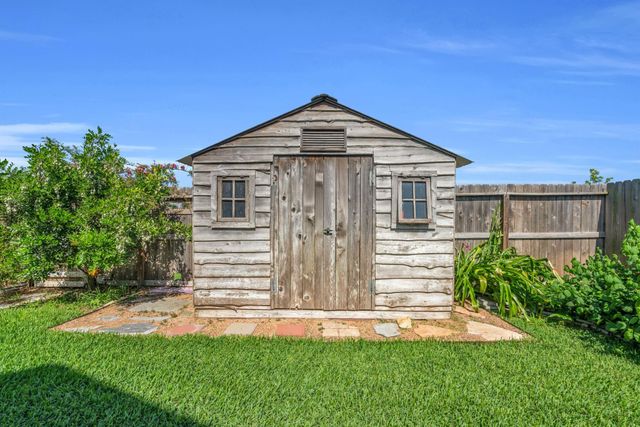 9978 Golden Field Lane, Brookshire, TX 77423