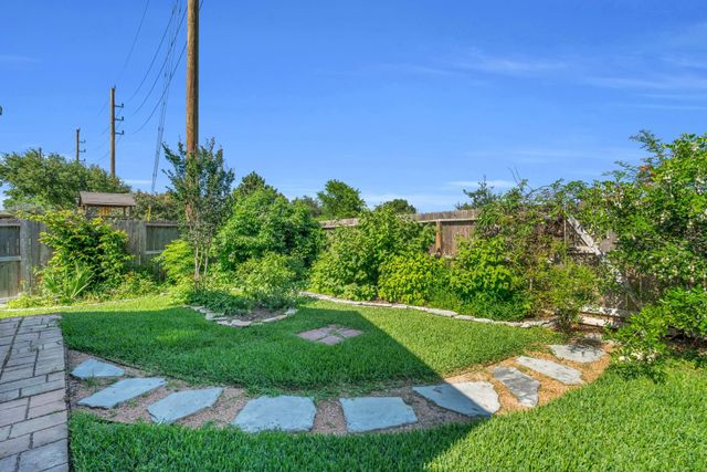 9978 Golden Field Lane, Brookshire, TX 77423
