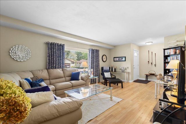 606 N Cedar STREET, Horicon, WI 53032