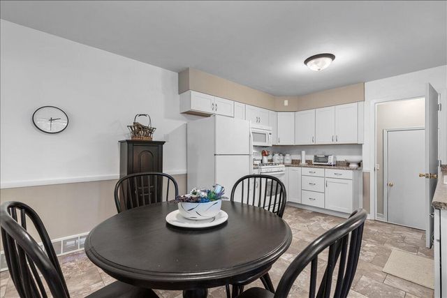 606 N Cedar STREET, Horicon, WI 53032