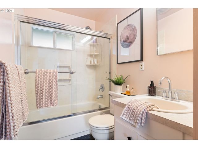 9236 N KIMBALL Ave, Portland, OR 97203