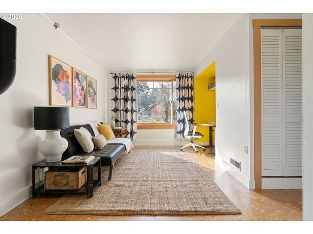 9236 N KIMBALL Ave, Portland, OR 97203