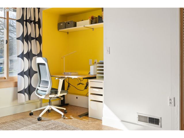 9236 N KIMBALL Ave, Portland, OR 97203