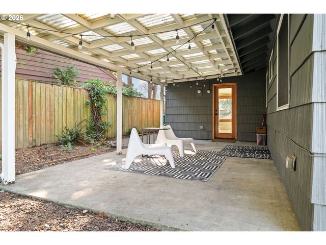 9236 N KIMBALL Ave, Portland, OR 97203