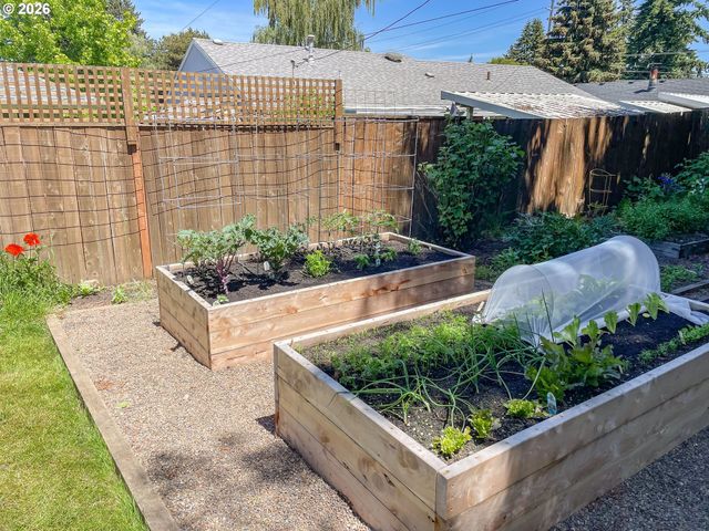 9236 N KIMBALL Ave, Portland, OR 97203