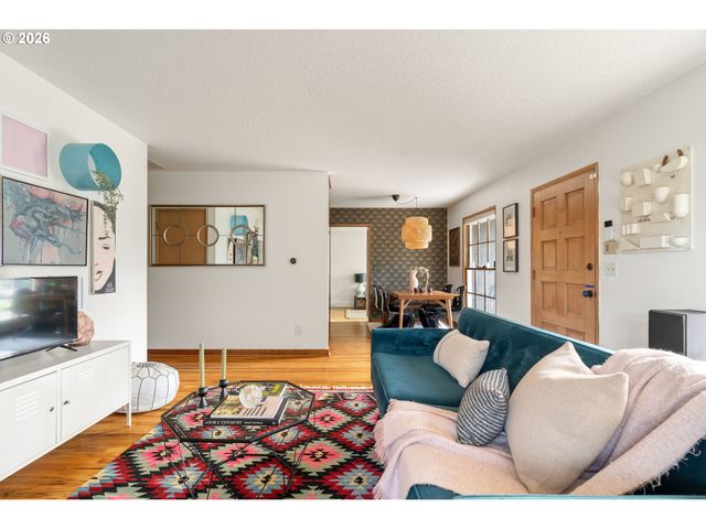 9236 N KIMBALL Ave, Portland, OR 97203