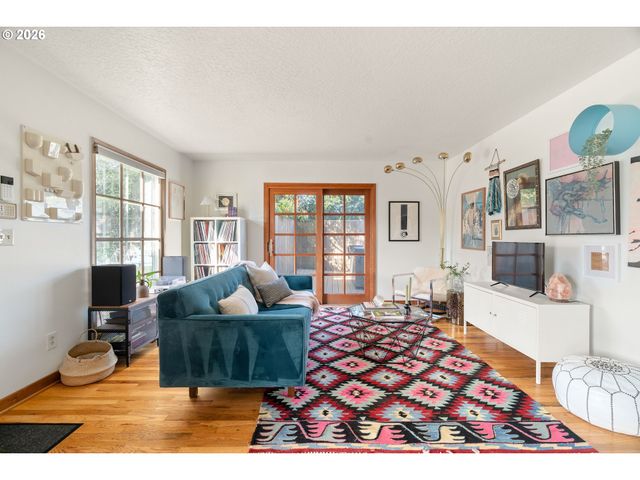 9236 N KIMBALL Ave, Portland, OR 97203