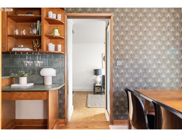 9236 N KIMBALL Ave, Portland, OR 97203