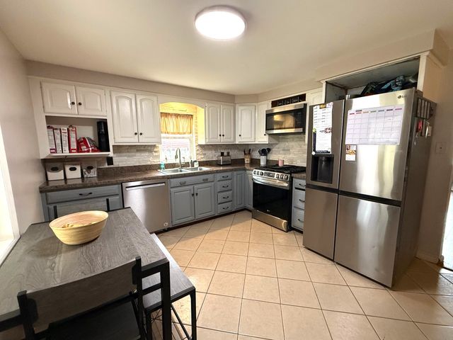 3125 STERRETTANIA Road, Erie, PA 16506