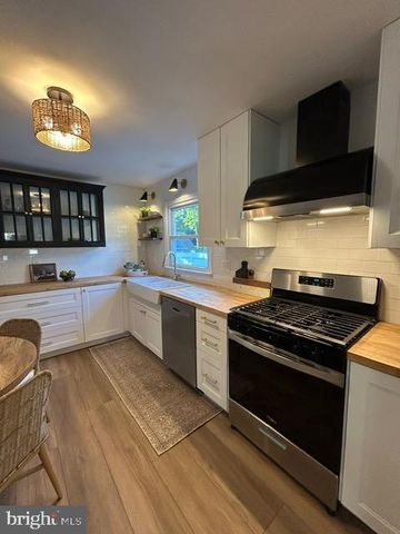 351 FAY ANN CT, Runnemede, NJ 08078